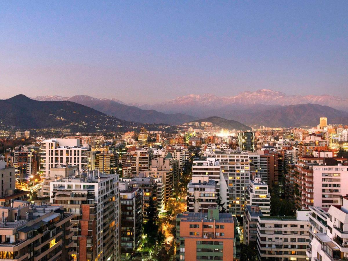 Pullman Santiago Vitacura Экстерьер фото Santiago skyline