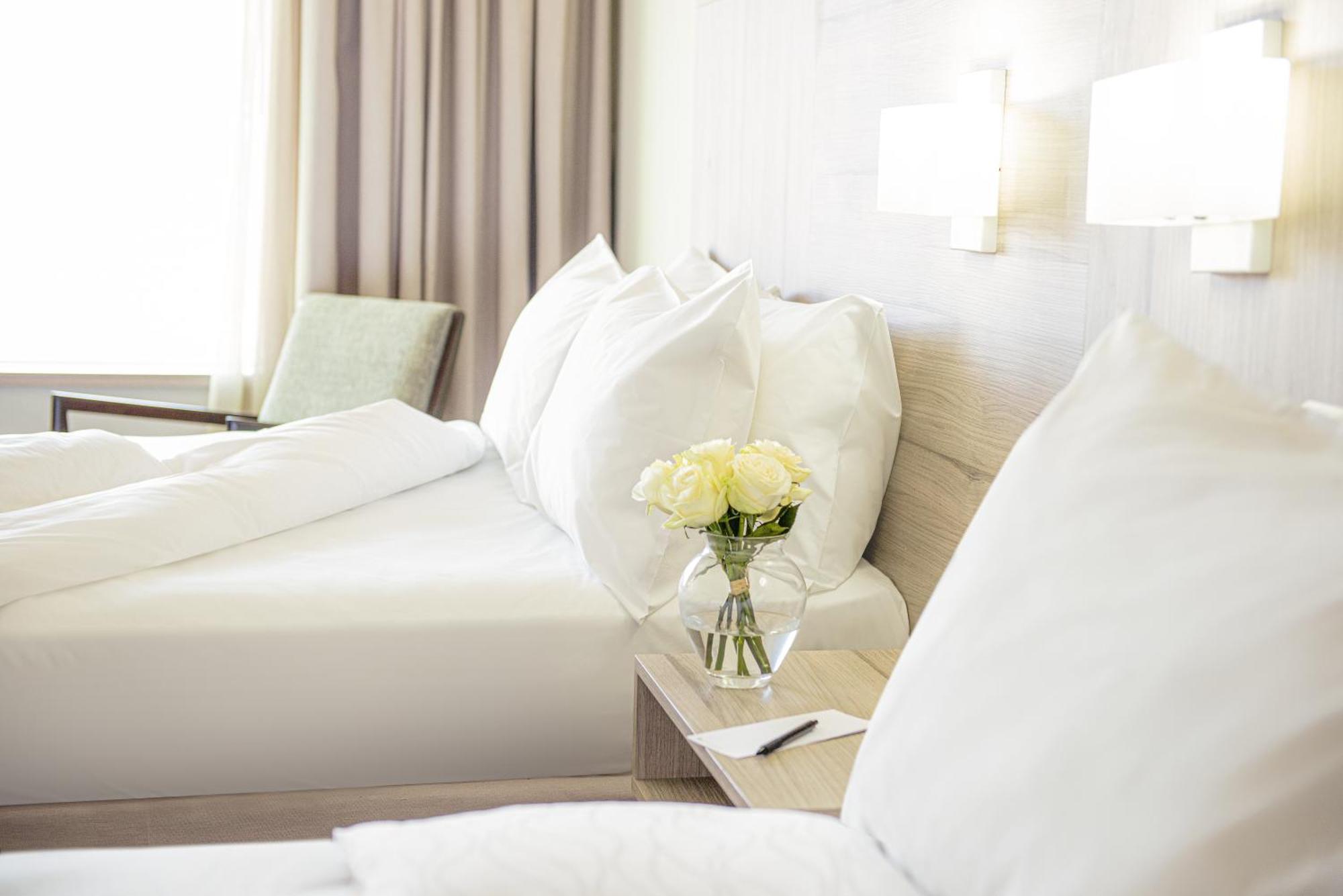 Pullman Santiago Vitacura Экстерьер фото A bedroom at The Ivy Hotel